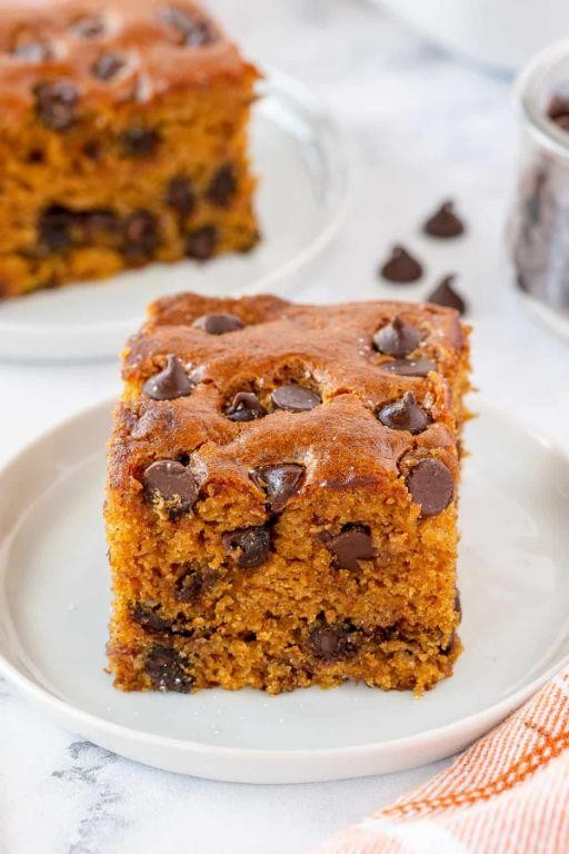 Moist Pumpkin Chocolate Chip Cake