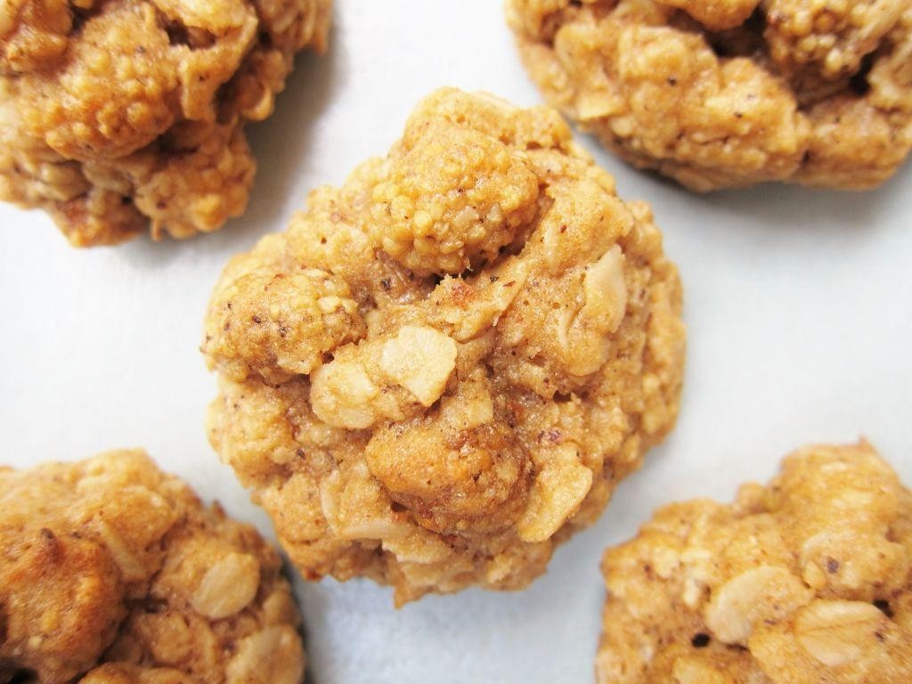Mulberry and Oatmeal Cookies