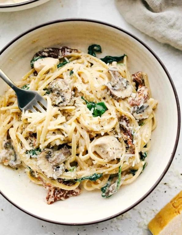 Mushroom and Spinach Chicken Linguine