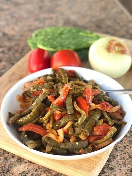 Nopalitos Stir-Fry with Garlic and Peppers