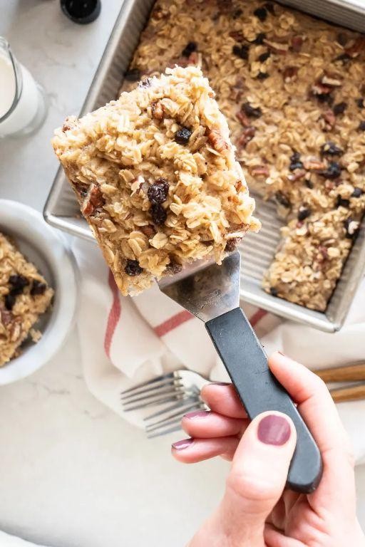 Oatmeal Raisin Baked Oats