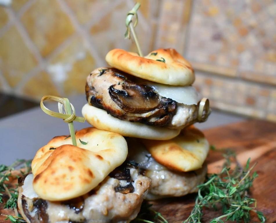 Olive and Thyme Mini Naan