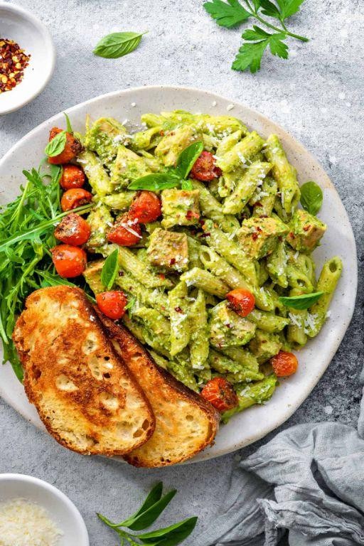 One Pot Creamy Avocado Chicken Pasta