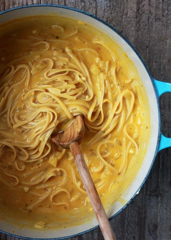 One Pot Creamy Pumpkin Chicken Pasta
