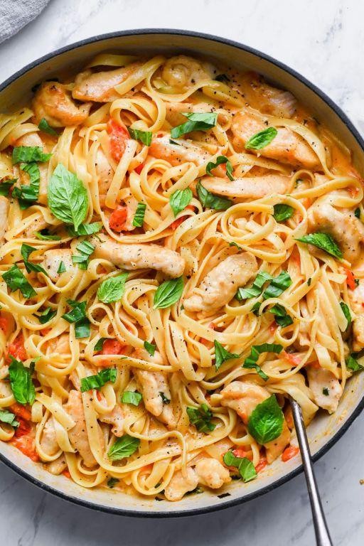 One Pot Creamy Tomato Basil Chicken Pasta