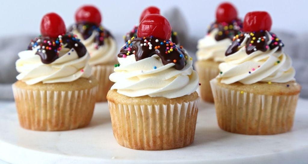 Oreo Banana Split Cupcakes