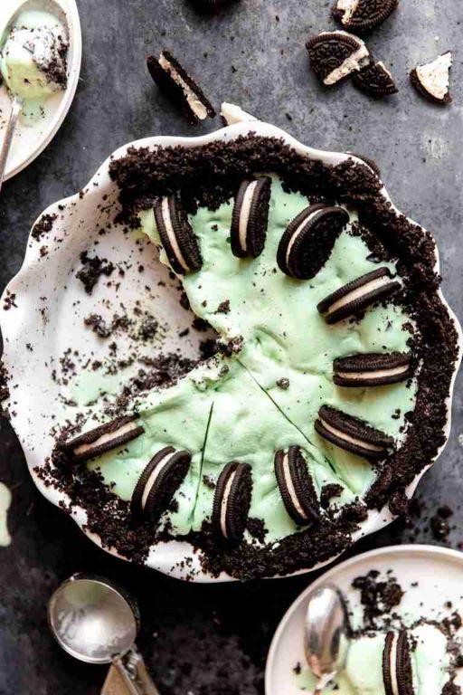 Oreo Mint Chocolate Chip Pie
