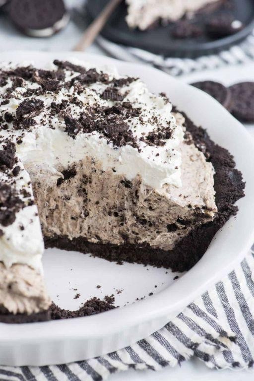 Oreo Pudding Pie with Whipped Cream