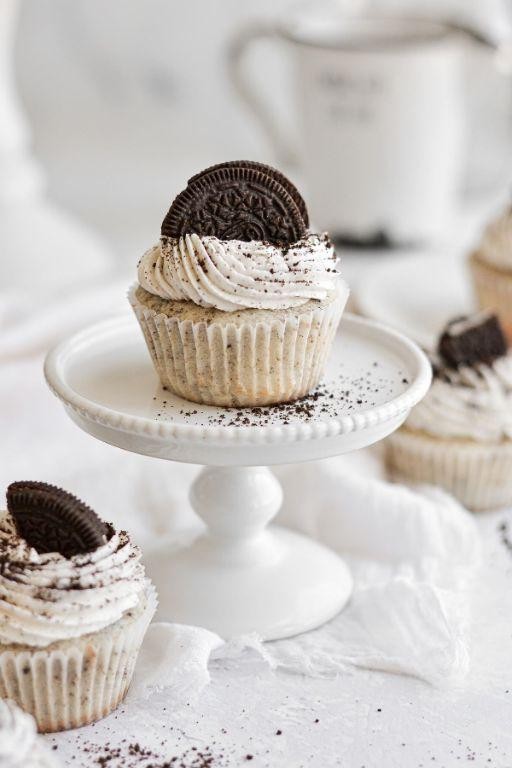 Oreo Vanilla Bean Cupcakes