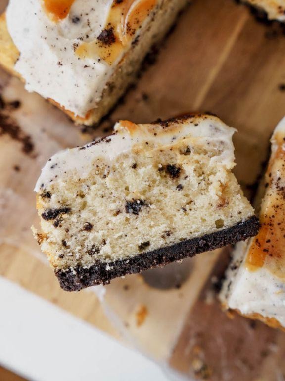 Oreo caramel crunch cake
