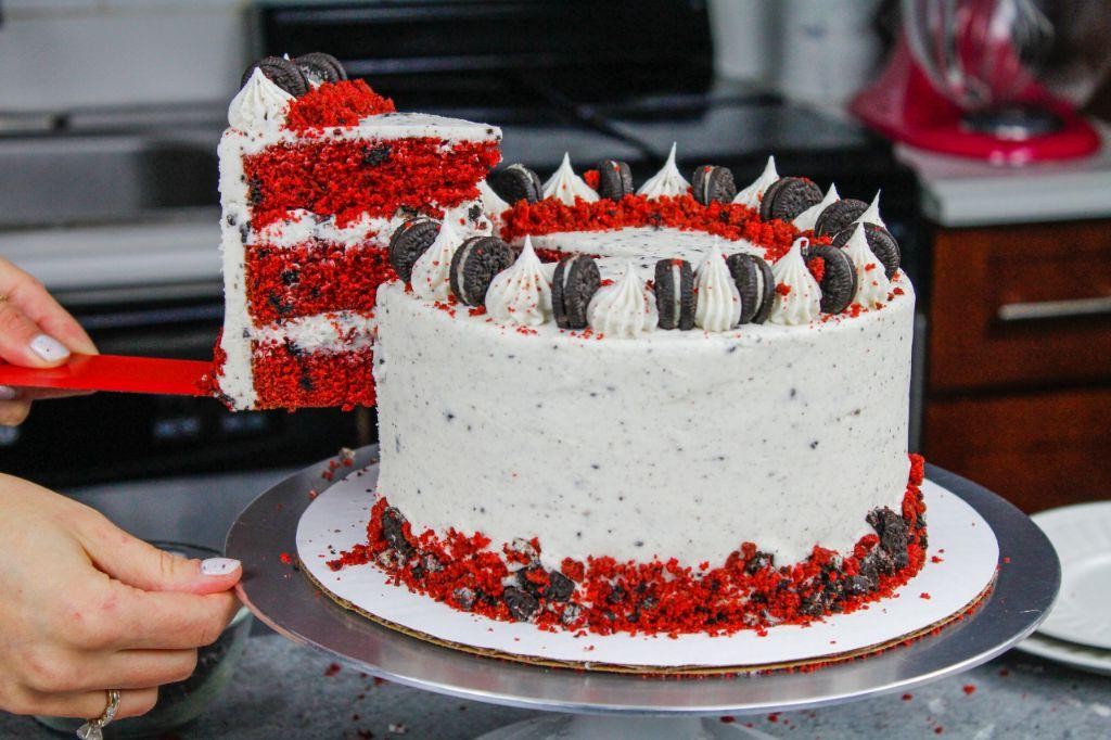Oreo red velvet cake with cream cheese frosting