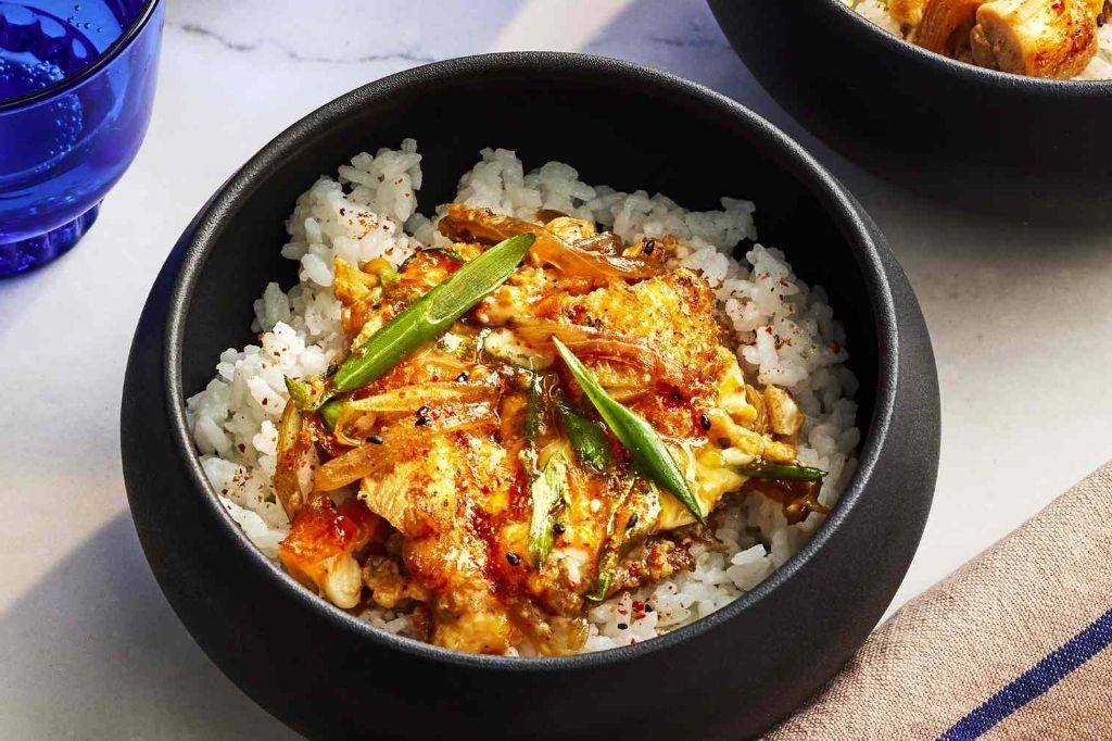 Oyakodon (Chicken and Egg Rice Bowl)