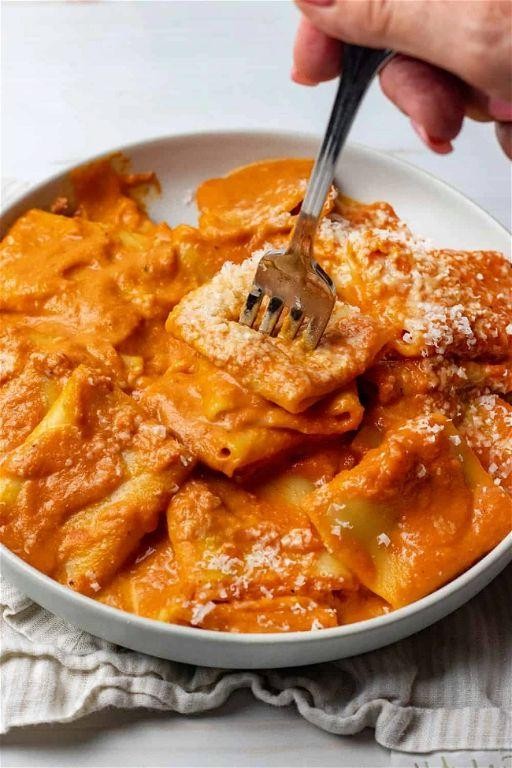 Paccheri in Creamy Tomato Basil Vodka Sauce
