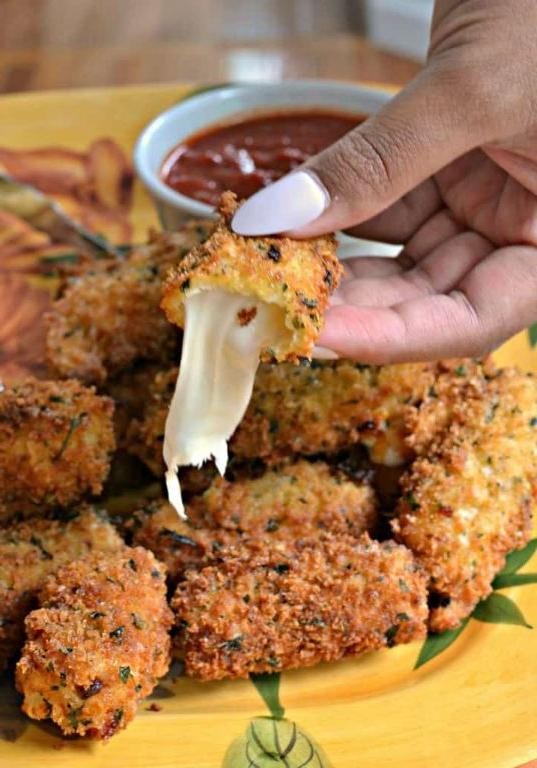 Panko-Crusted Mozzarella Sticks