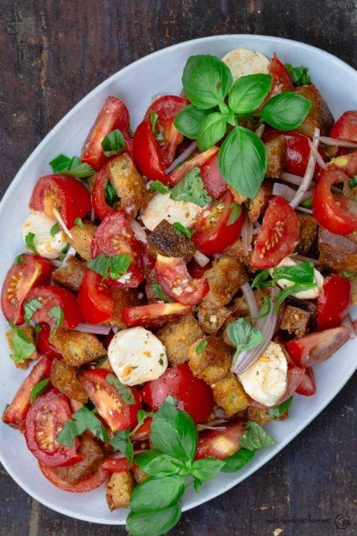 Panzanella Salad with Tomatoes and Basil