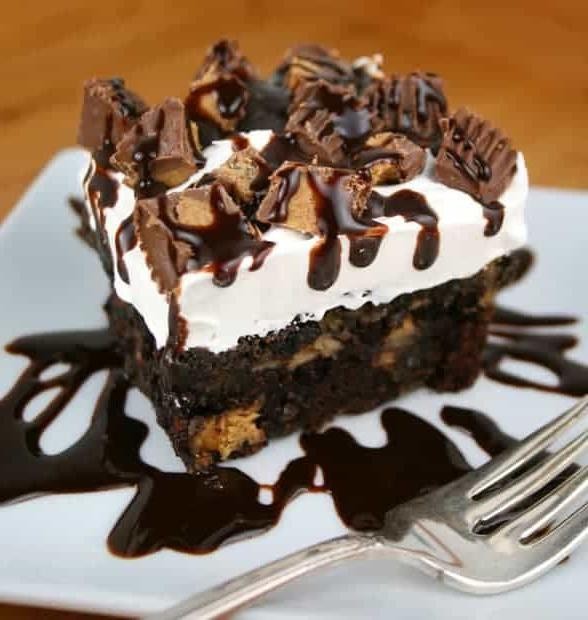 Peanut Butter Chocolate Dump Cake