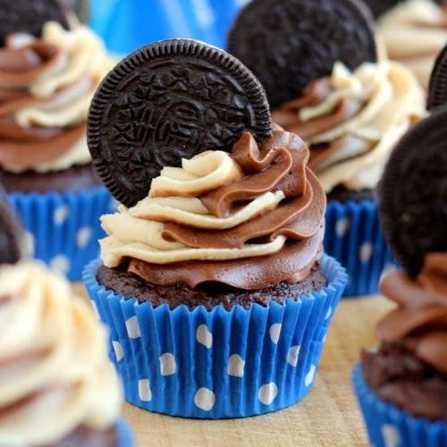 Peanut Butter Oreo Cupcakes