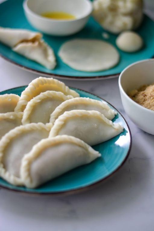 Peanut and Jaggery Kadubu