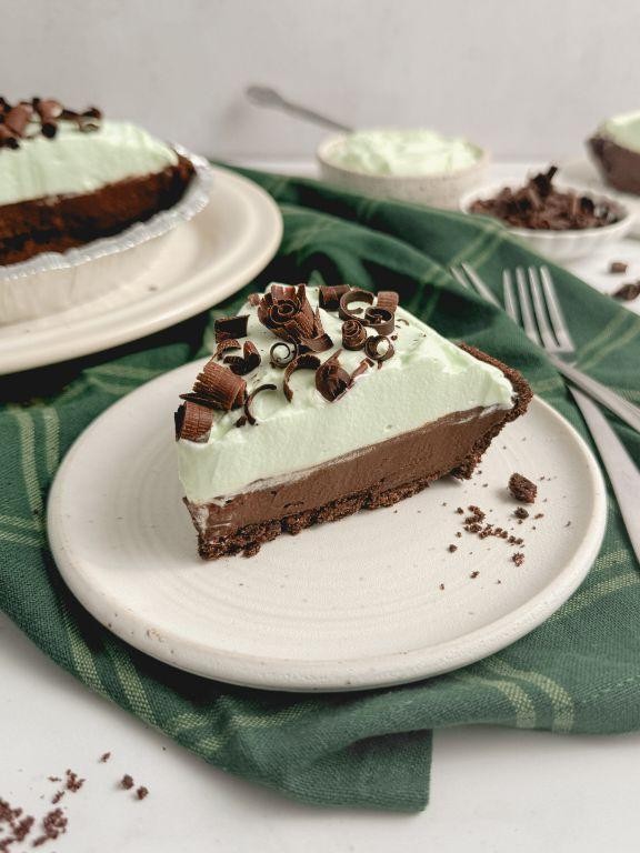 Peppermint Chocolate Cream Pie