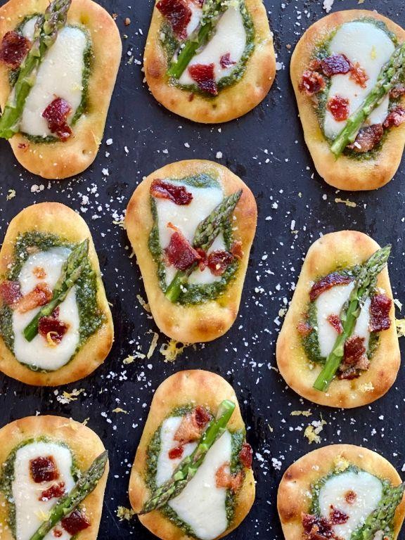 Pesto and Mozzarella Mini Naan