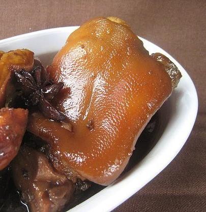 Pig Feet Adobo with Vinegar and Soy Sauce