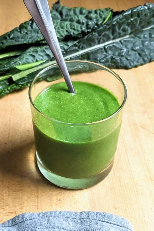 Pink Lady Apple and Kale Smoothie