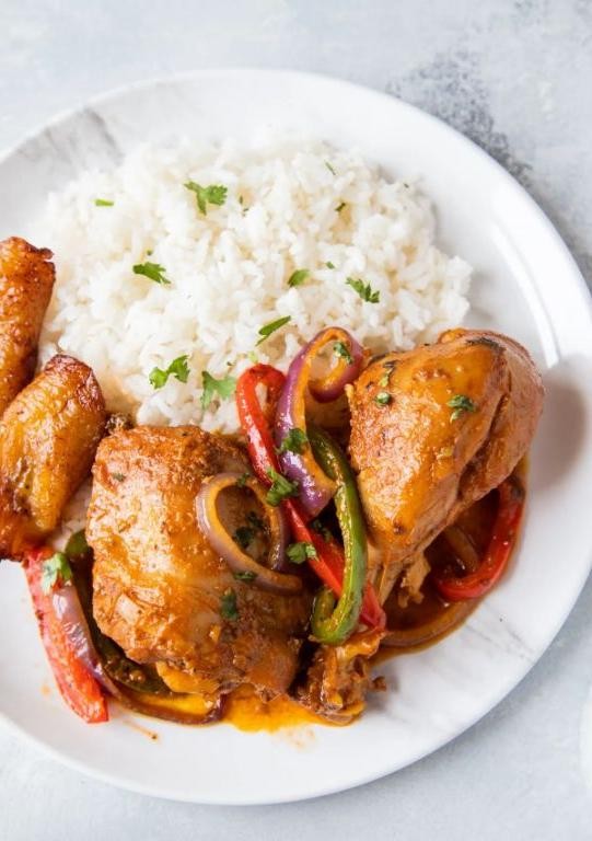 Pollo Guisado Dominicano