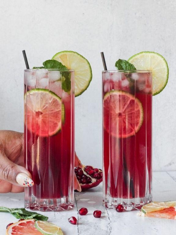 Pomegranate Juice Mocktail with Lime