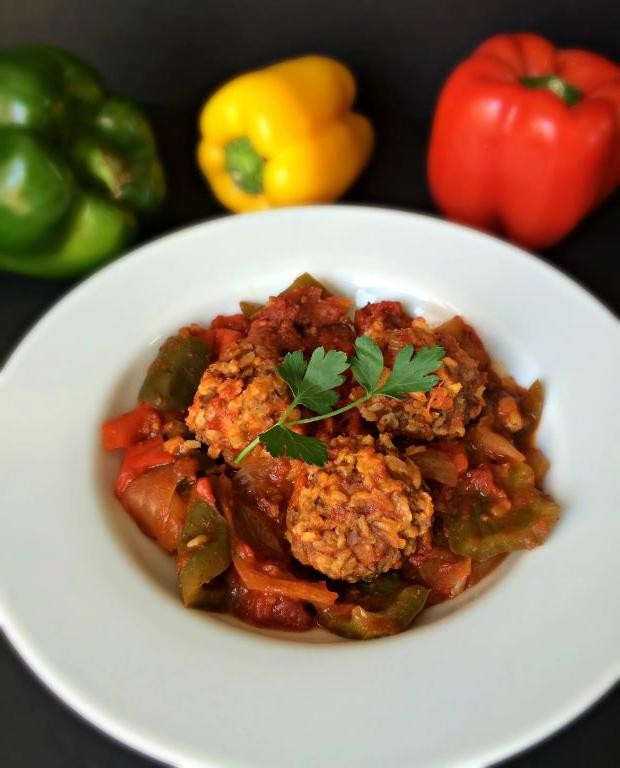Porcupine Meatballs with Peppers and Onions