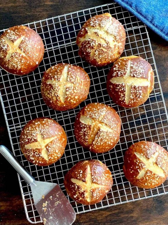 Pretzel Hamburger Buns