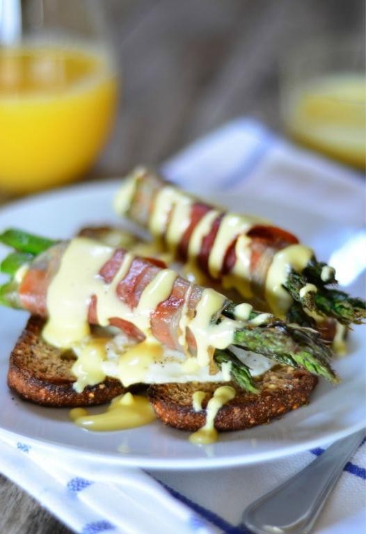 Prosciutto-Wrapped Asparagus with Hollandaise