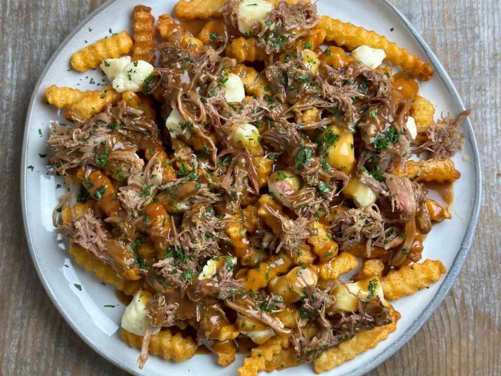 Pulled Pork Poutine with BBQ Sauce