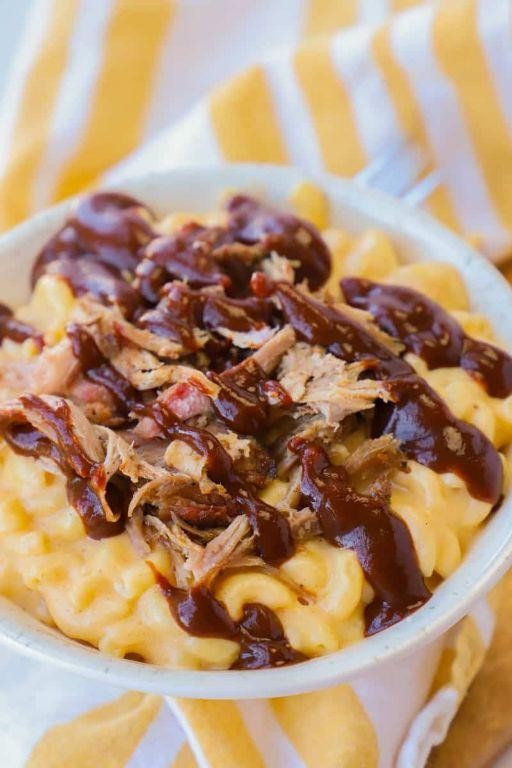 Pulled Pork and BBQ Sauce Kraft Mac and Cheese