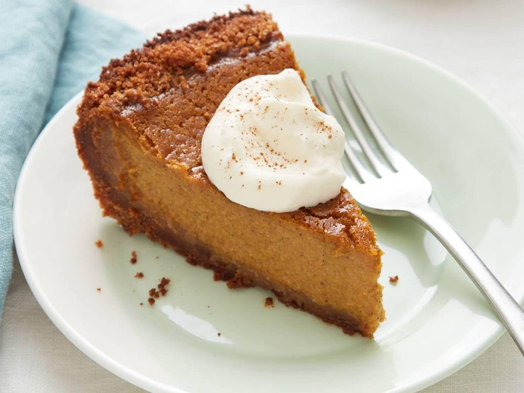 Pumpkin Pie with Graham Cracker Crust