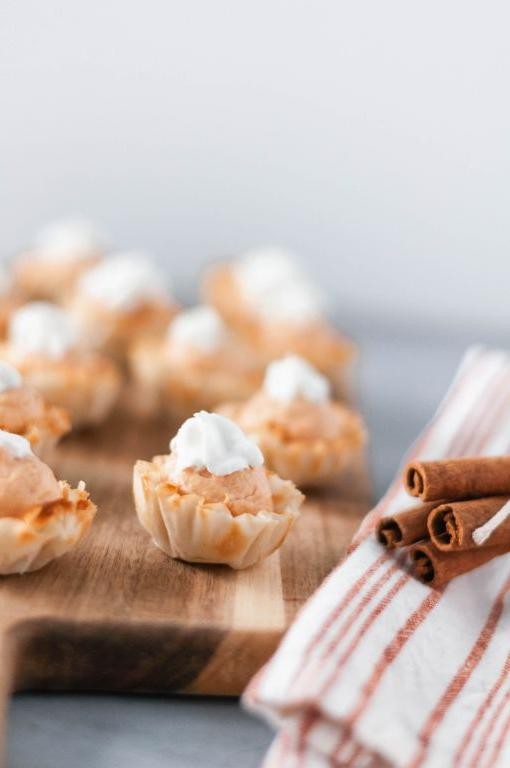Pumpkin Spice Cheesecake Phyllo Cups