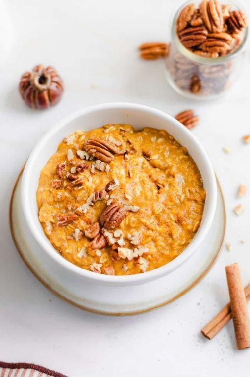 Pumpkin Spice Oatmeal with Pecans