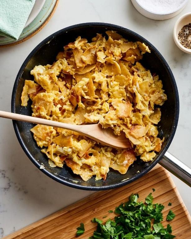 Quick and Easy Migas with Corn Tortillas