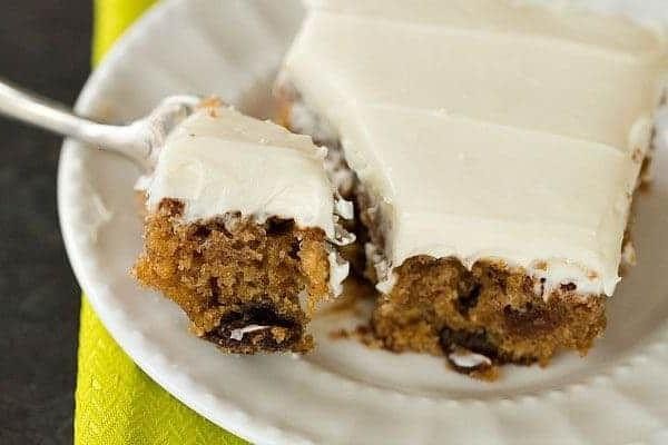 Raisin and Oatmeal Breakfast Cake