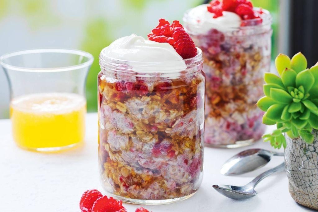 Raspberry Chia Overnight Oats