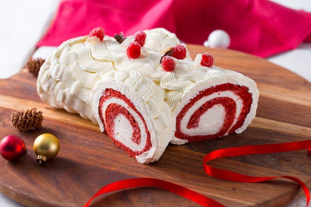 Red Velvet Buche de Noel