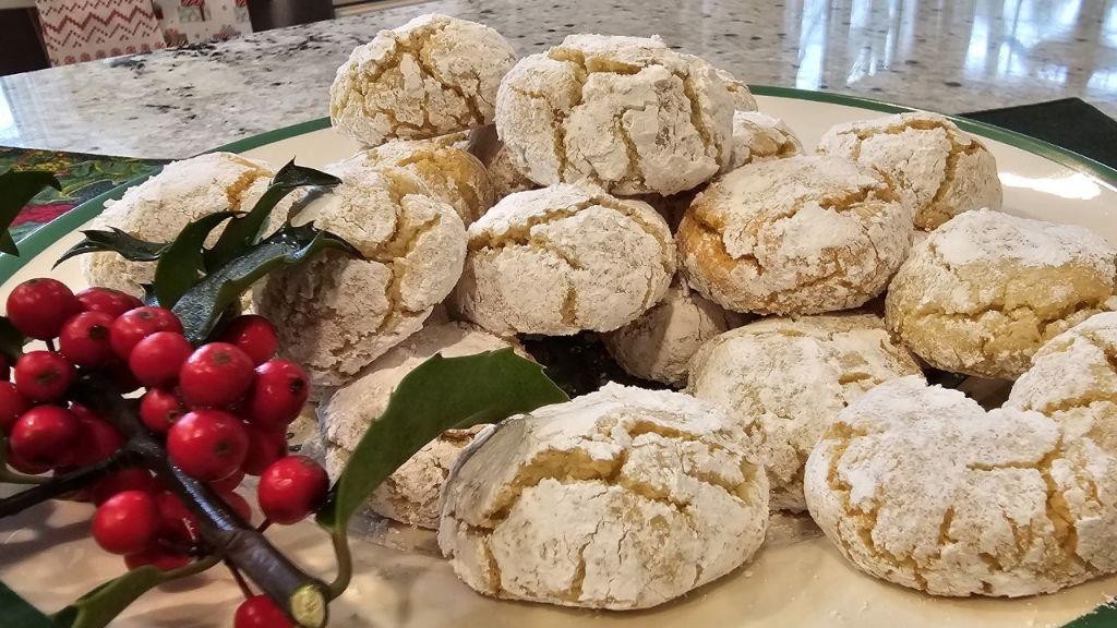 Rich Italian Amaretti Cookies