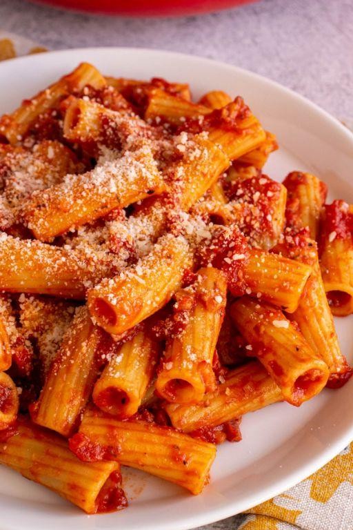 Rigatoni with Guanciale and Spicy Tomato Sauce