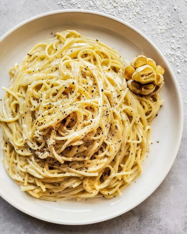 Roasted Garlic and Parmesan Alfredo Spaghetti
