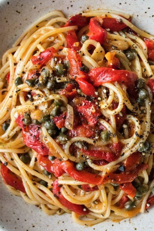 Roasted Red Pepper Green Spaghetti