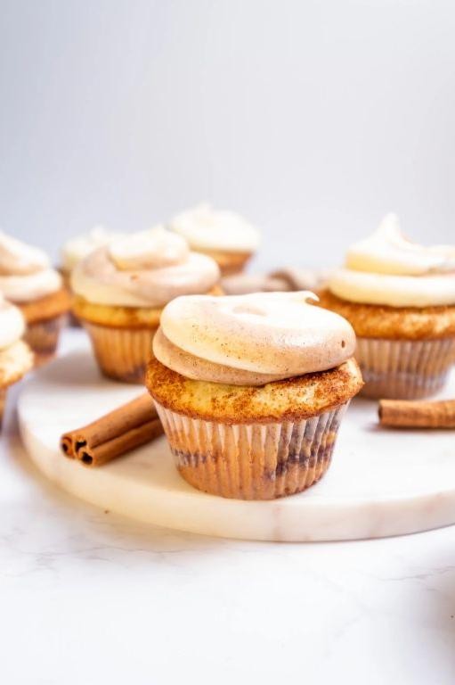18 Decadent Salt Caramel Cupcake Recipes with a Twist