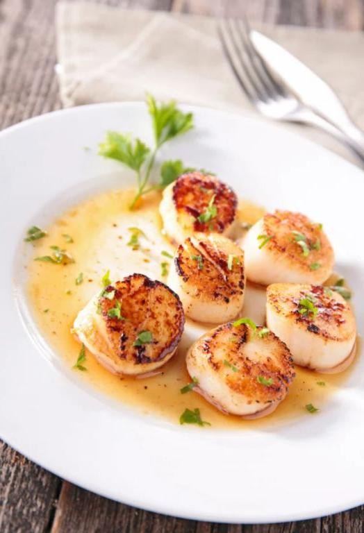 Scallops in White Wine Garlic Sauce