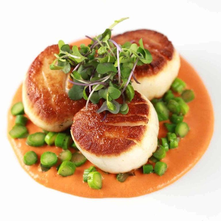 Scallops with Roasted Red Pepper Coulis