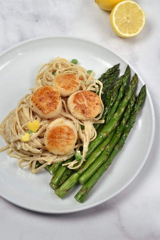 Seared Scallops and Asparagus Paccheri in Lemon Cream