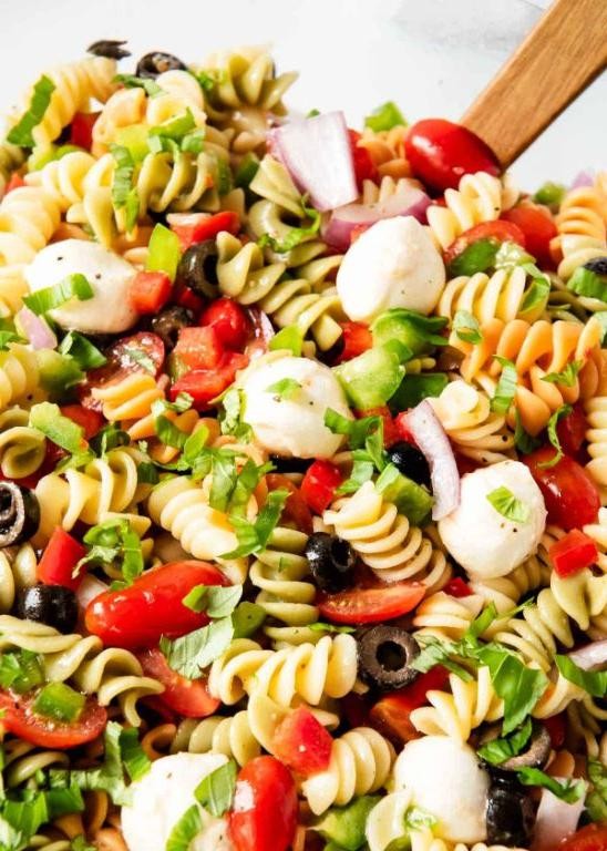 Simple Pasta Salad with Italian Dressing