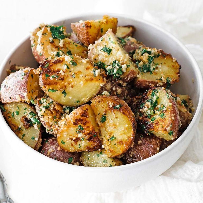 Skillet-Roasted Garlic Parmesan Potatoes